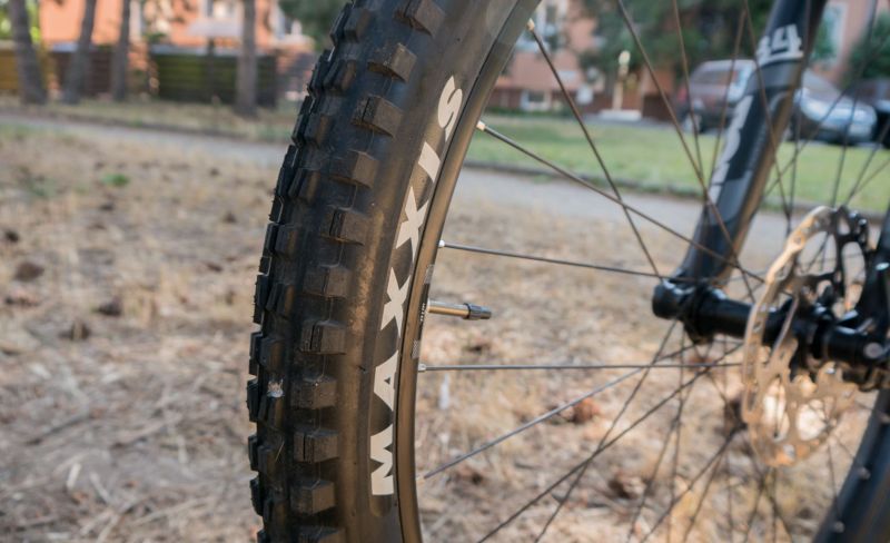 2022 ZÁNOVNÍ GHOST RIOT TRAIL ESSENTIAL 