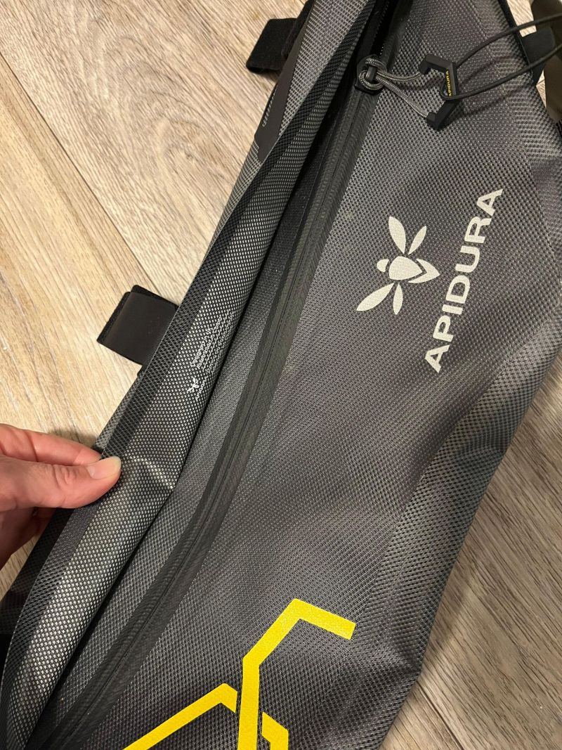 PRODÁM rámovou brašnu Apidura Expedition compact Frame pack 4.5l