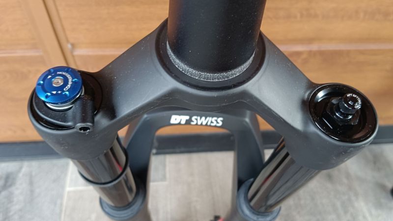 vidlice 27,5" DTswiss 120 a RockShox 130