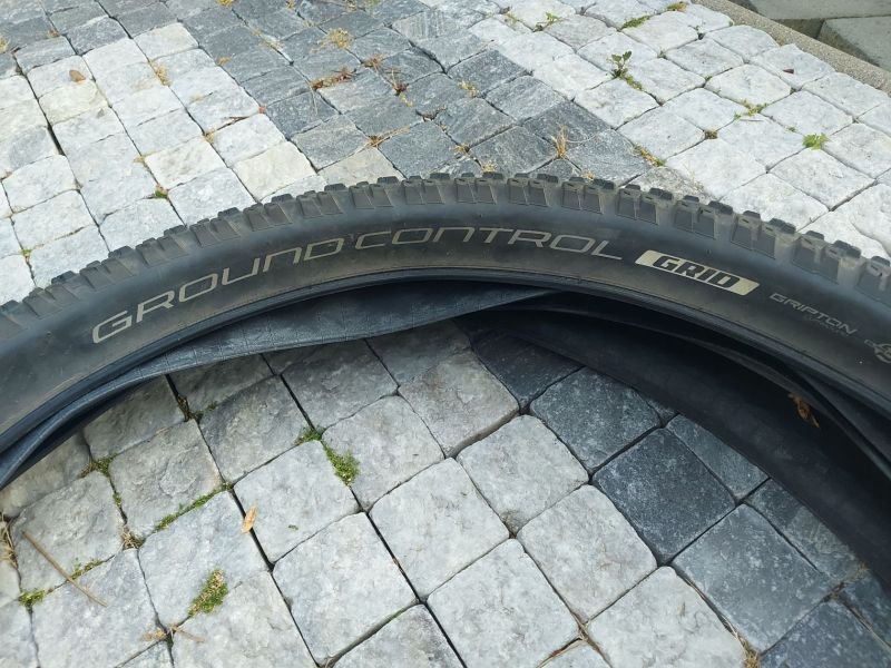 Specialized ground control 27,5 x 3.0