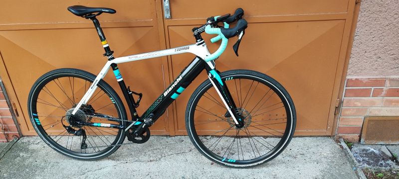 Prodám silniční e-bike
