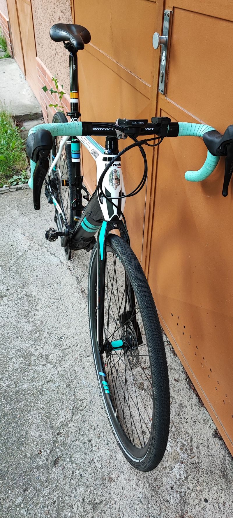 Prodám silniční e-bike