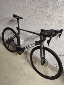 Silniční kolo Cube AGREE C:62 grey´n´black velikosti rámu 58