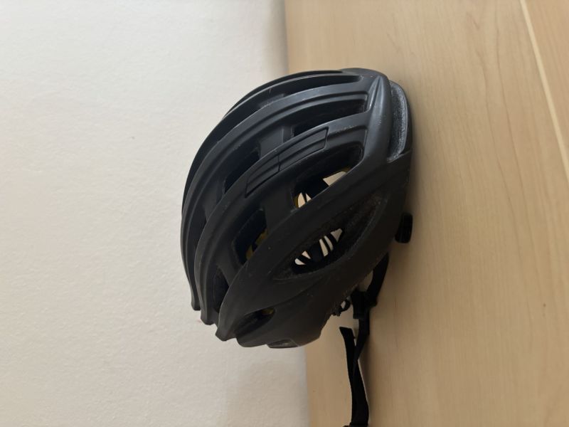 Prodám helmu specialized propero