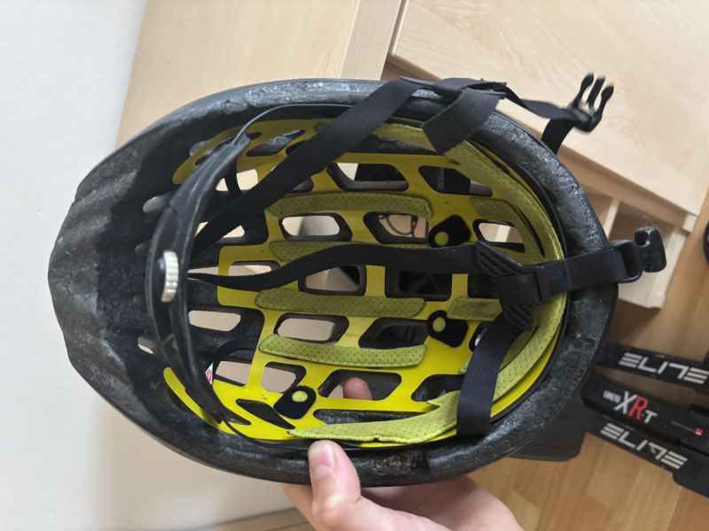 Prodám helmu specialized propero