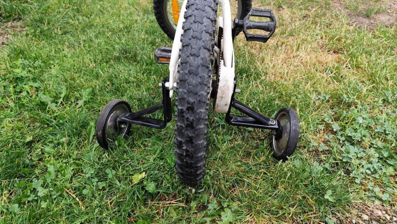 Dětské kolo Ghost Race Powerkid Pneu 16" s přídavnými kolečky a tažnou tyčí za kolo Trail Gator