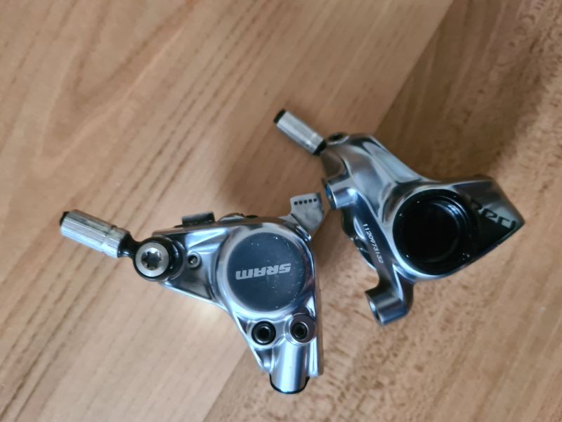 Brzdové třmeny Sram Red AXS monobloc - stav 1A