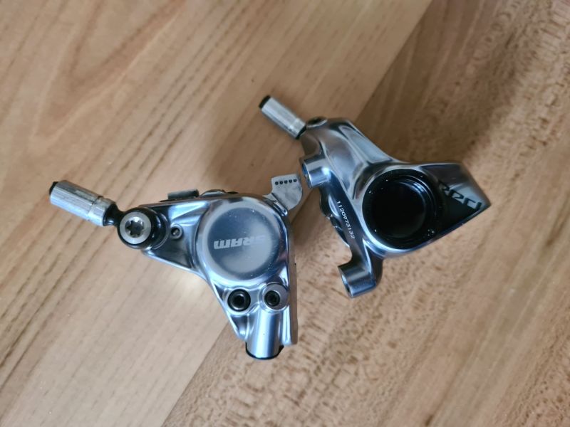 Brzdové třmeny Sram Red AXS monobloc - stav 1A