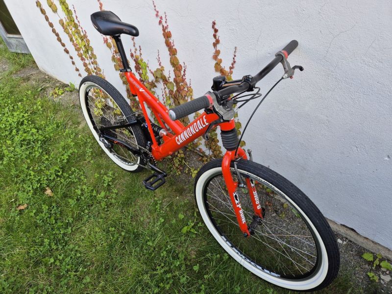 Kolo Cannondale Super-V café racer
