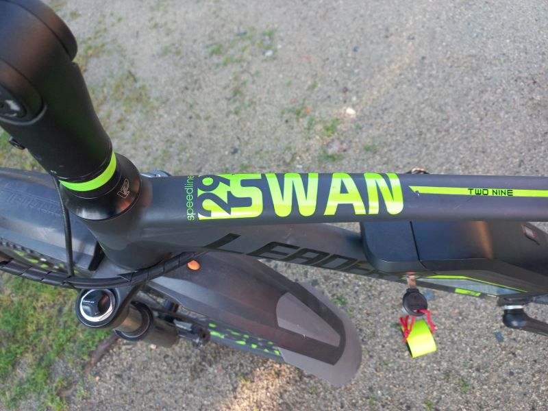 ELEKTROKOLO LEADER FOX SWAN 29" vel. 18