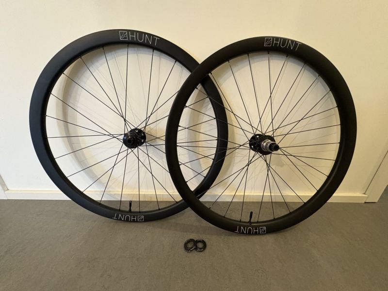 Prodám sadu kol HUNT 35 Carbon Gravel, XDR