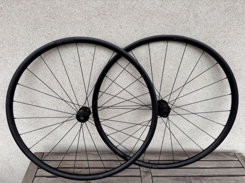 ZAPLETENÁ KOLA DT SWISS R470 - NOVÁ