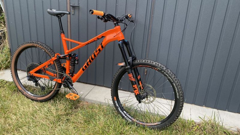 Celoodpružené kolo GHOST FRAMR 6.7.