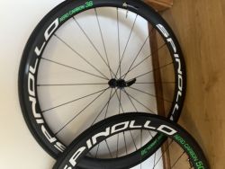 ZAPLETENÁ KOLA SPINOLLO