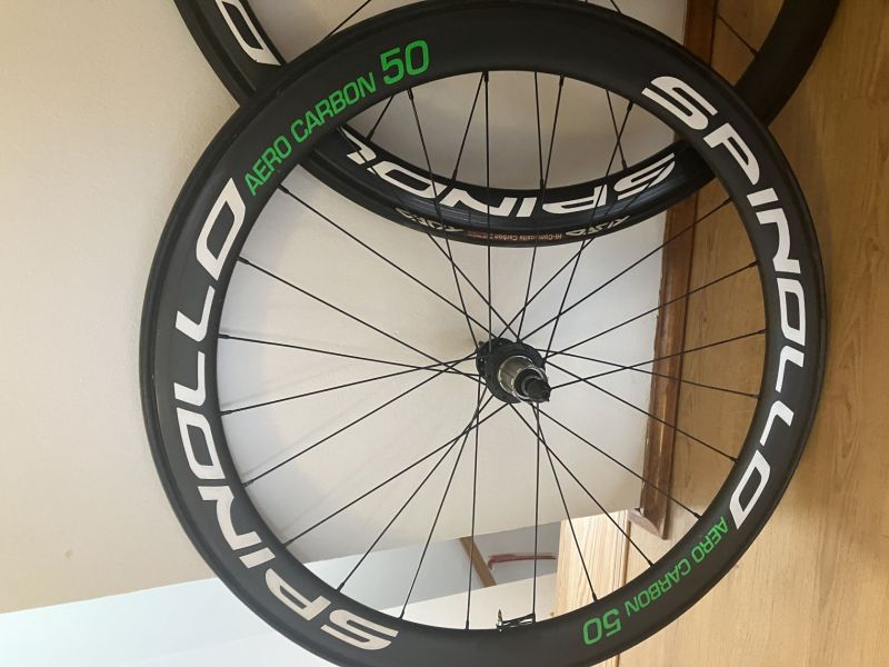 ZAPLETENÁ KOLA SPINOLLO