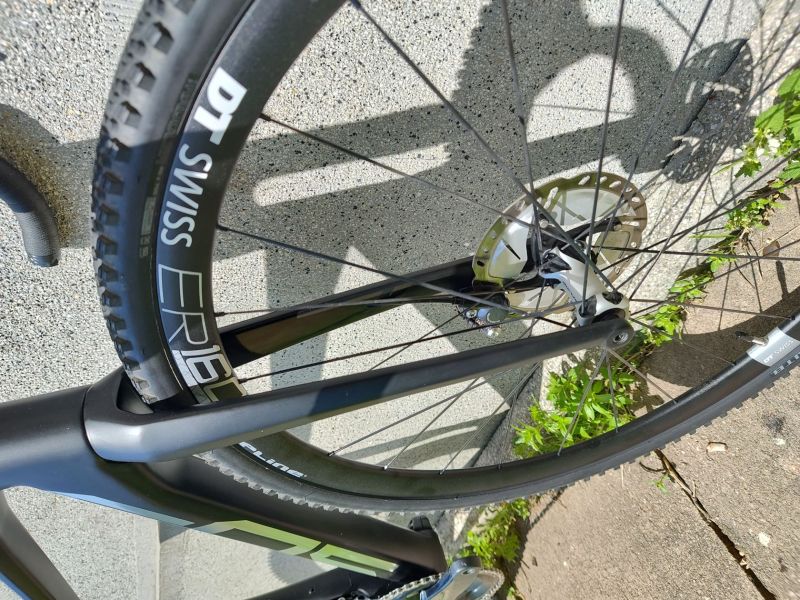 SUPERIOR X-Road Team Issue Di2 54 2022