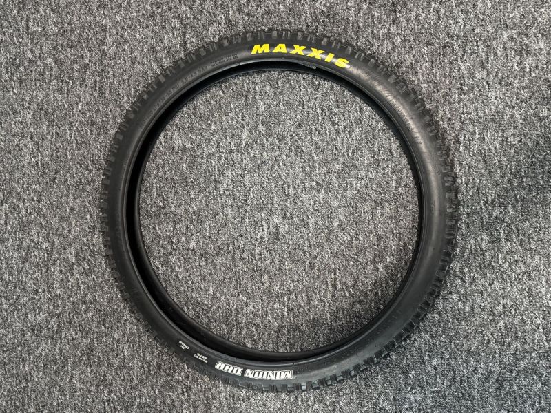 Specialized DH / Downhill / Sjezdove kolo