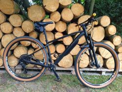 Horské kolo postavené na rámu Rockrider 