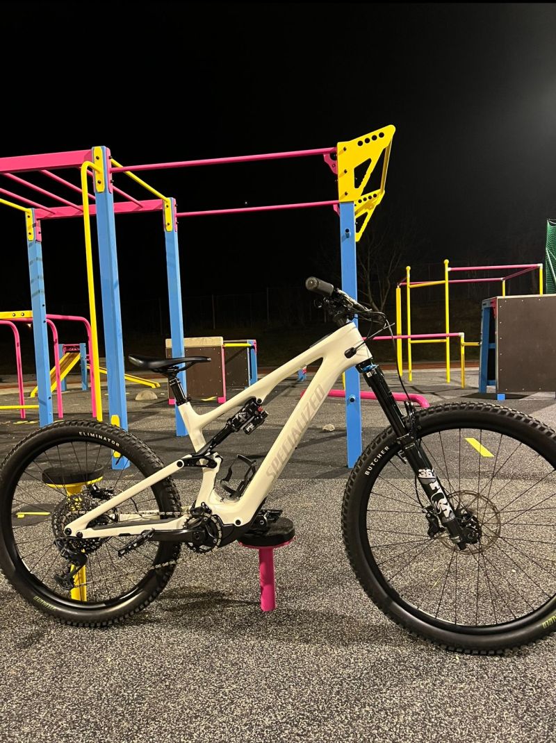 Prodám specialized Levo sl comb carbon
