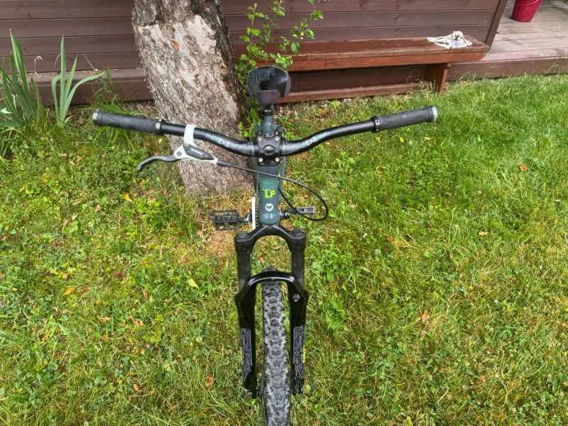 Dirtové/Slopestyle kolo Leader Fox