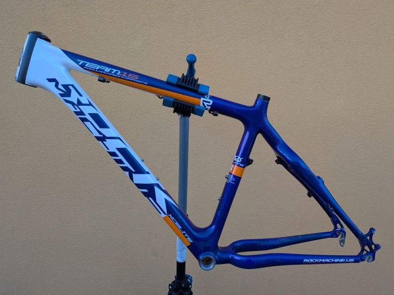 rám Rock Machine Team 15 18,5"
