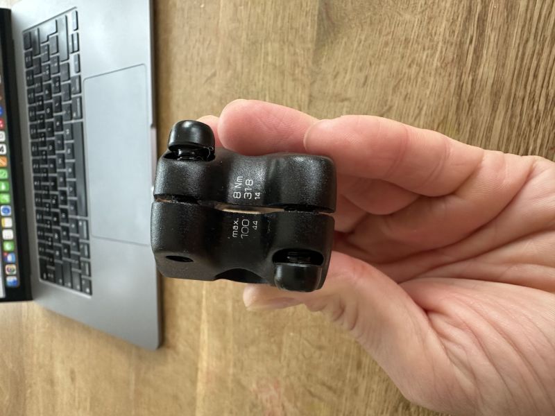 Představec syntace F149