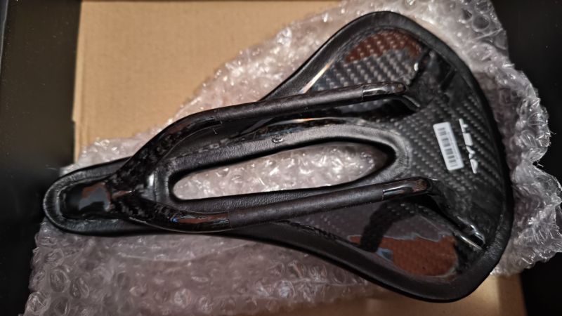 Karbonové sedlo Ryet 143mm