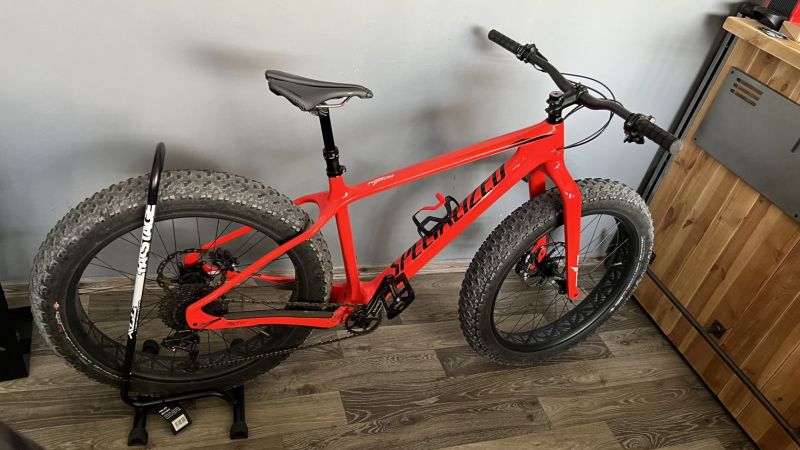 SPECIALIZED Fatboy Carbon Comp - rocker Red L