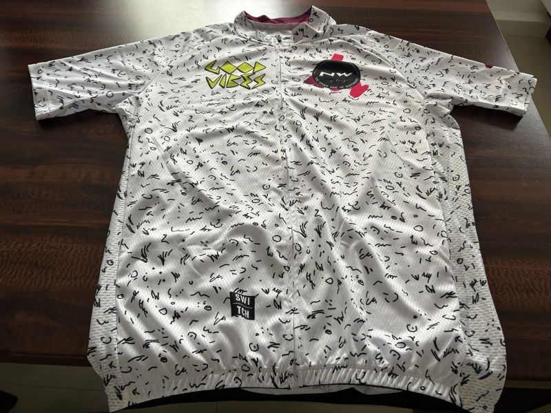 Prodám nový, nenošený cyklo dres 