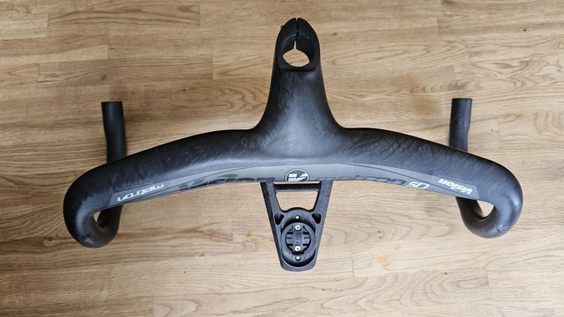 řídítka Vision Metron 5d integrated 420mm/100mm + Vision Metron Mini Clip-On Carbon Aerobar