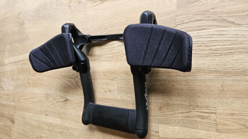 řídítka Vision Metron 5d integrated 420mm/100mm + Vision Metron Mini Clip-On Carbon Aerobar