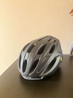 Cyklistická helma Specialized Align 
