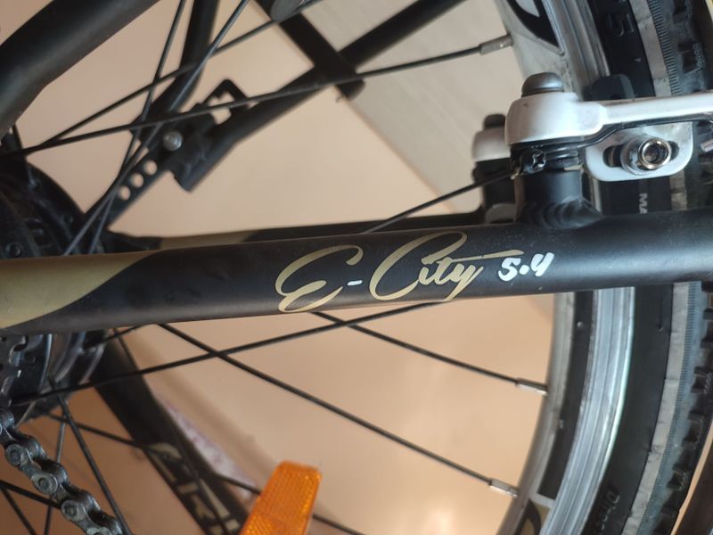 CRUSSIS e-City 5.9 - 19"