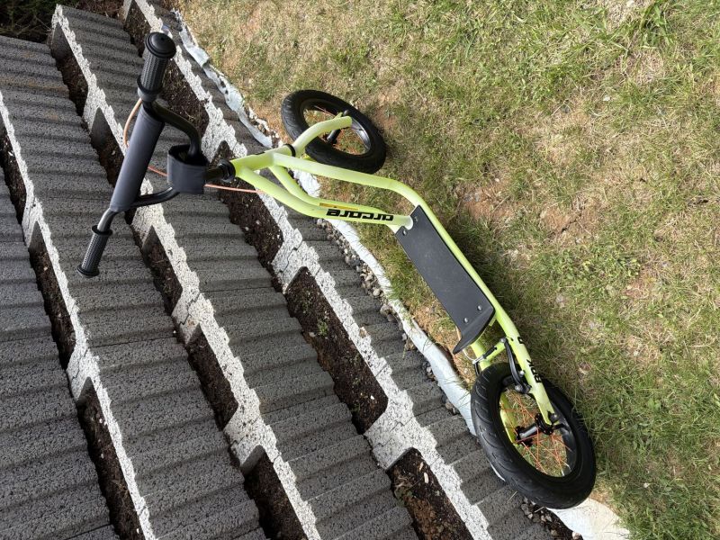 Koloběžka Arcore Rakoon 12" žlutá