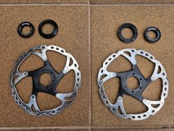 2x kotouče SHIMANO XT SM-RT76 - 180mm - 6 děr/CL
