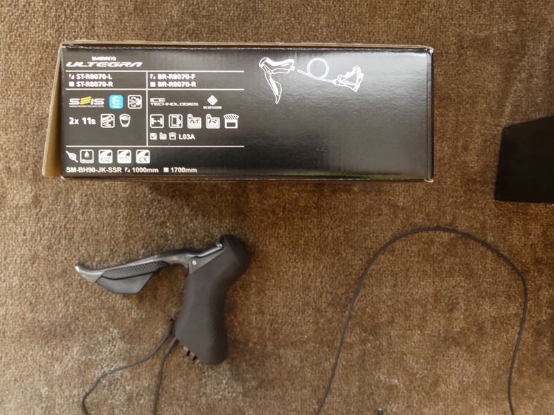 Sada Shimano Ultegra Di2 řazení a hydraulické brzdy