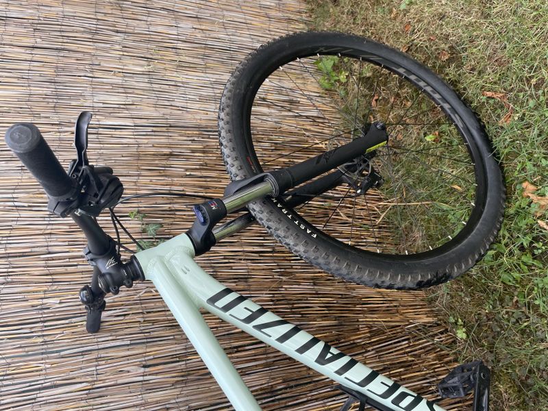 Specialized Rockhopper 29 (2022) — jako nový!