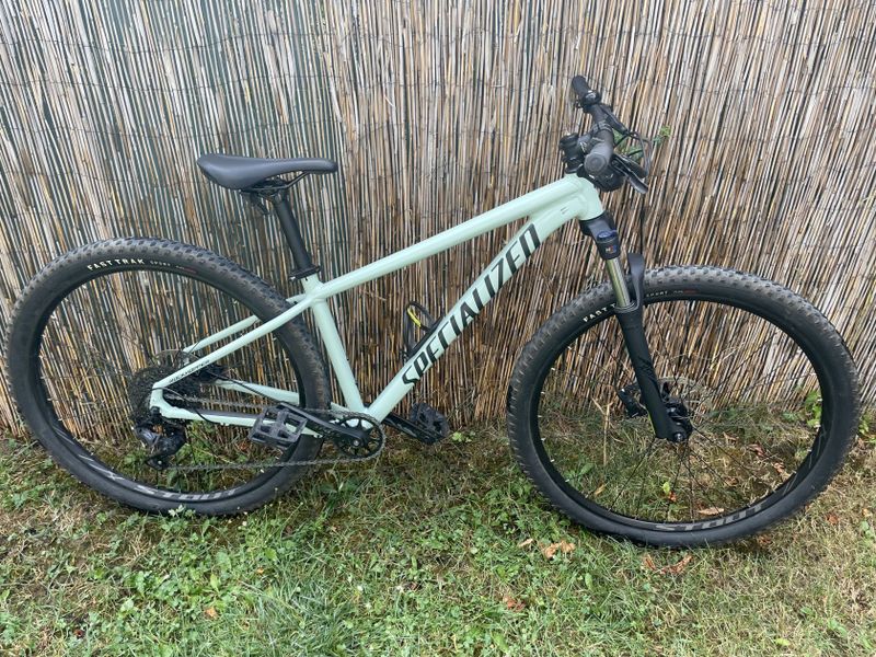Specialized Rockhopper 29 (2022) — jako nový!