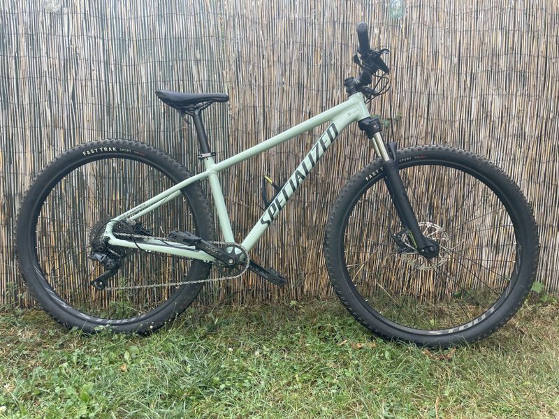 Specialized Rockhopper 29 (2022) — jako nový!