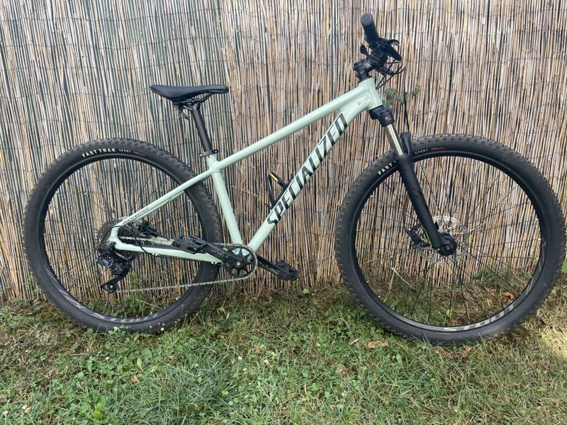 Specialized Rockhopper 29 (2022) — jako nový!