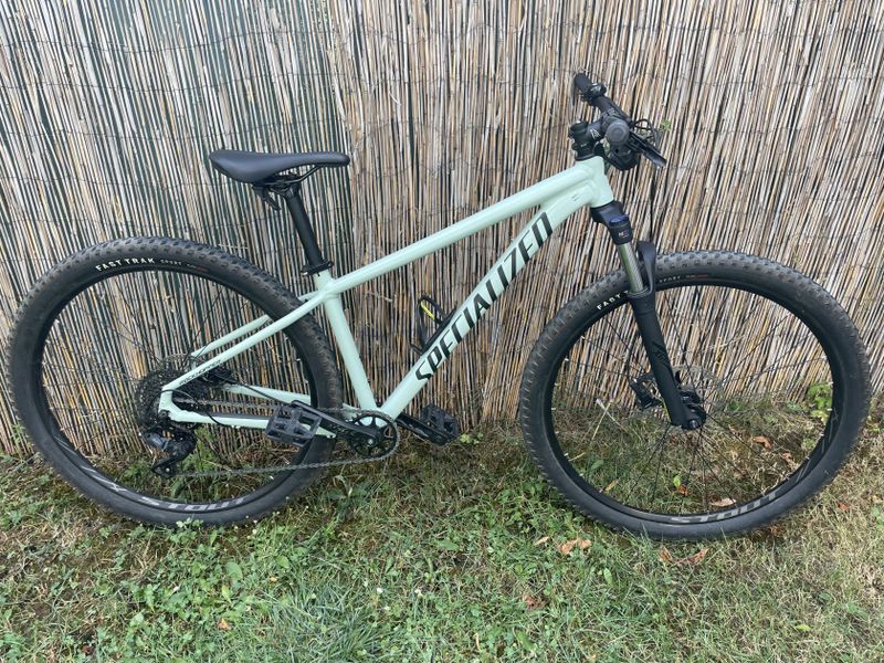 Specialized Rockhopper 29 (2022) — jako nový!