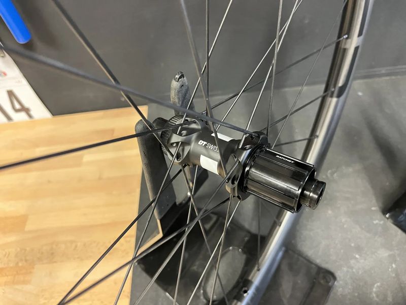 Zapletená kola IDEA G35 ROUBAIX ULTRA (1240 g) + pláště Pirelli Gravel RC-X