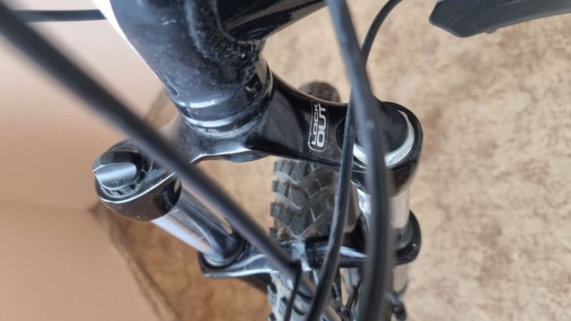 Dámské, Specialized Hardrock pro