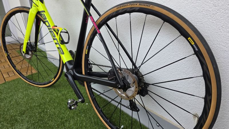 Lapierre Xelius SL 700 Ultimate Disc vel. M (obdoba 54) Ultegra Di2 (11sp.), Mavic Ksyrium Elite