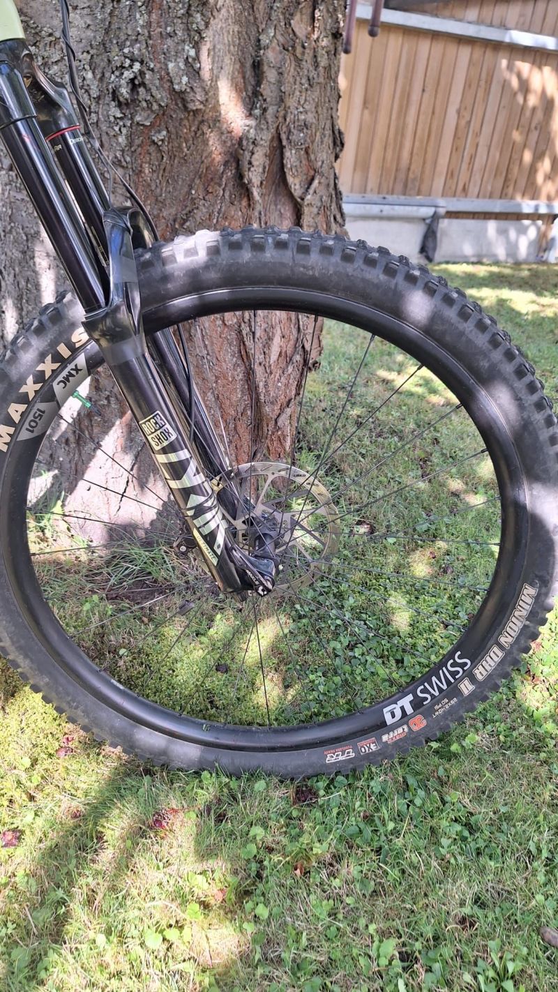 Prodám Canyon Spectral CF 9 2022 váha 13,6Kg!! 100% funkční