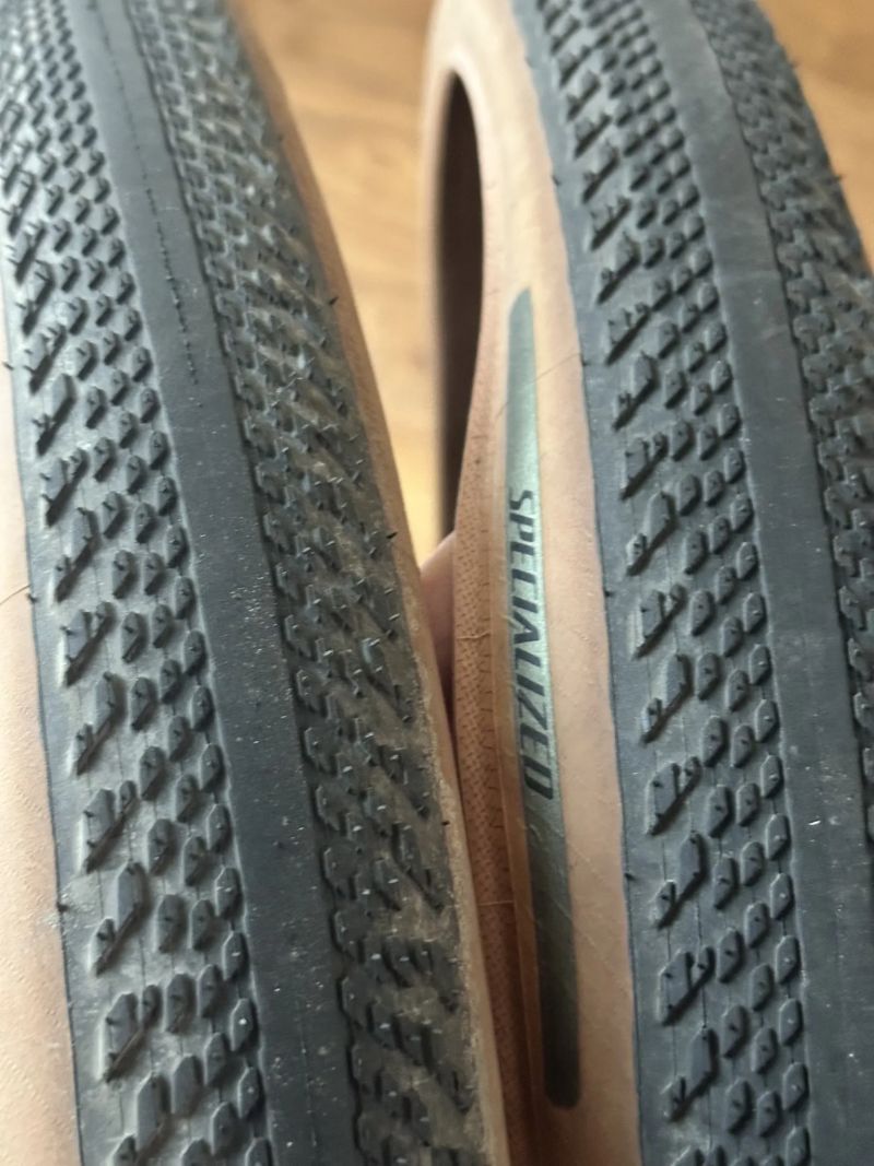 Specialized Pathfinder TLR 700x45C Tan Sidewall