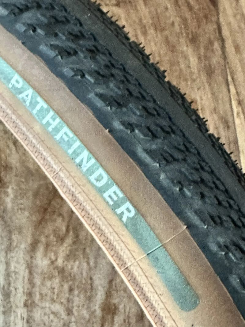 Specialized Pathfinder TLR 700x45C Tan Sidewall