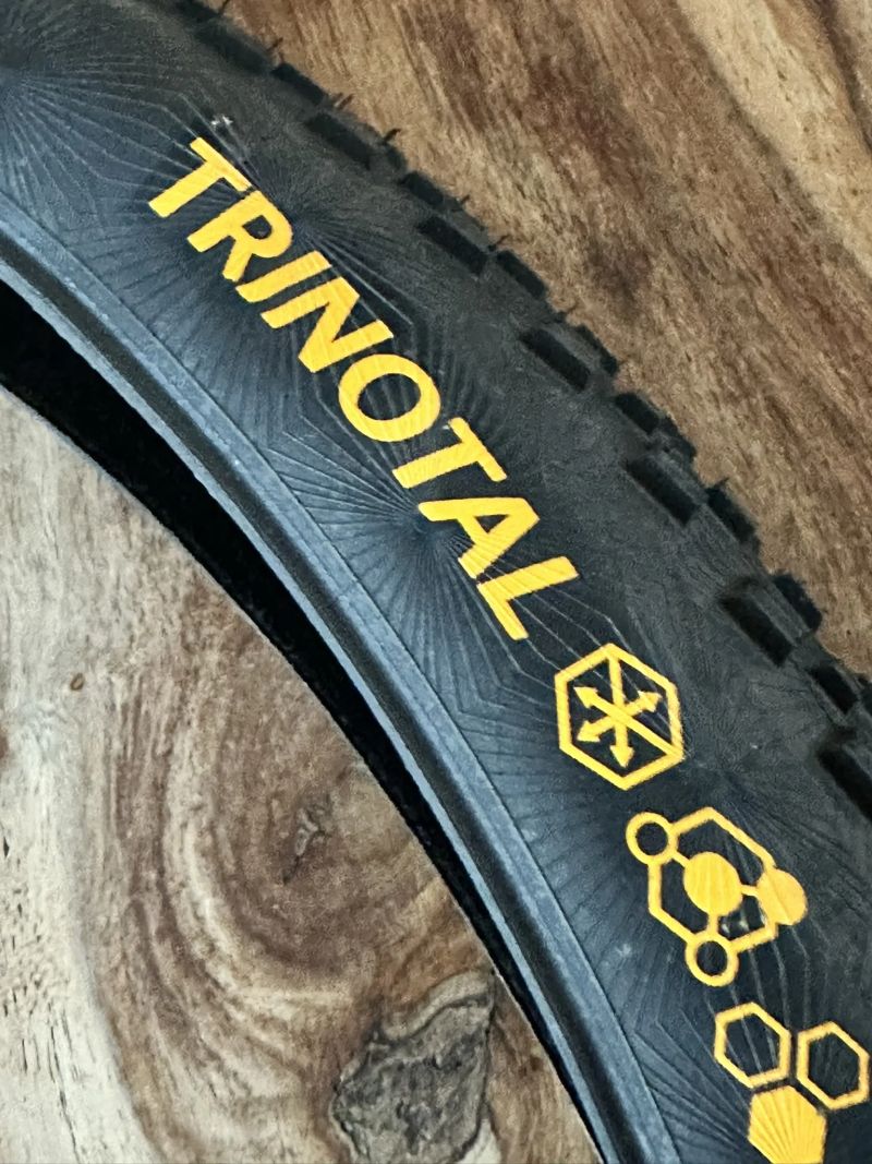 Continental Trinotal - Trail Grip - 29x2.40, černý