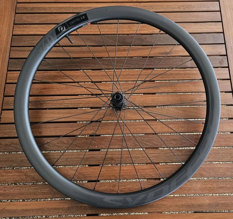 SYNCROS Capital 1.0 X 40 Carbon Disc - kvalitní zapletená kola pro kotoučové brzdy - NEJETÁ