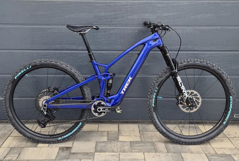 Lehké elektrokolo Trek Fuel EXe 9.6/7/8/9 vel.M TQ